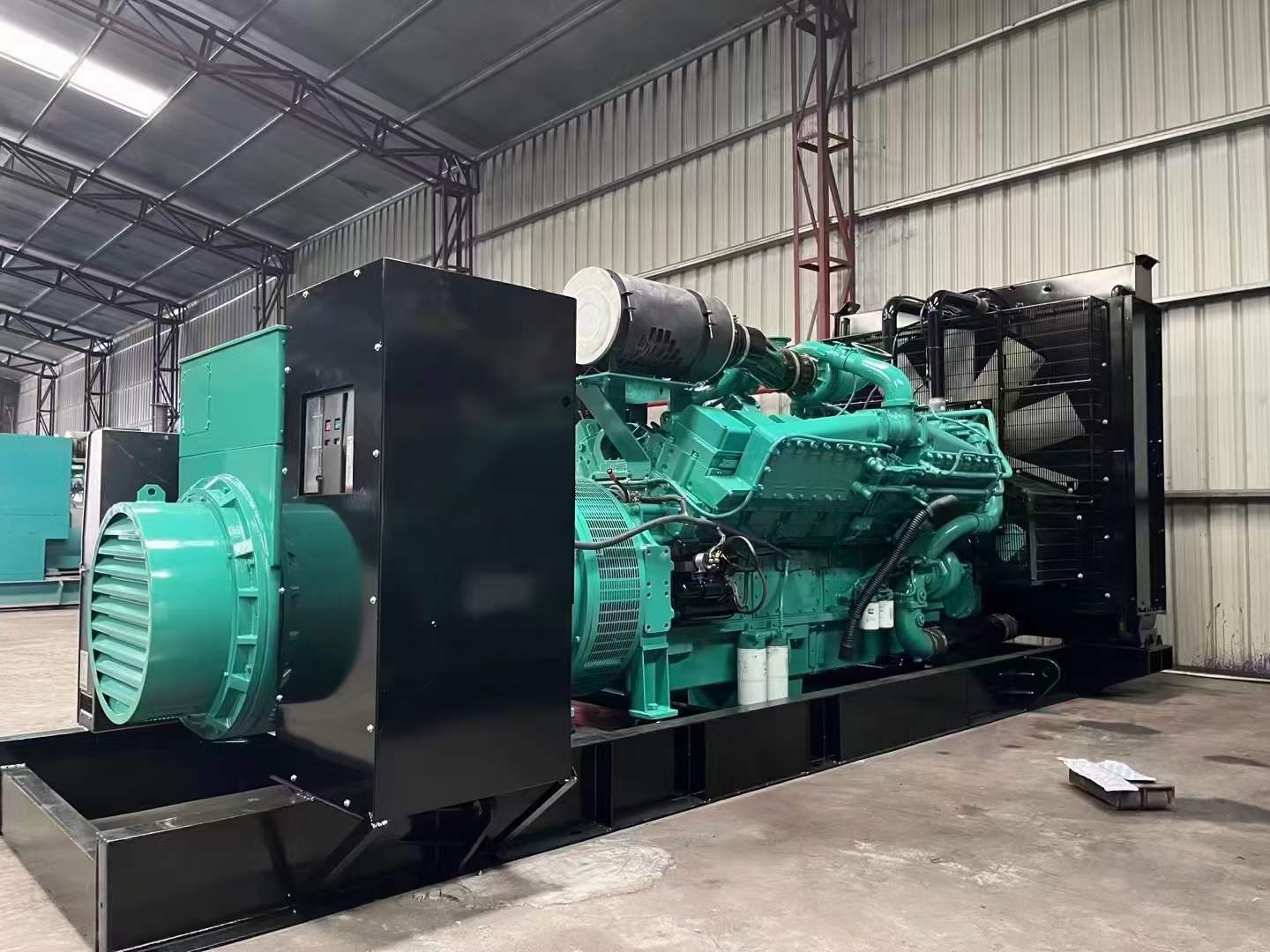 卢龙如何降低 800kW 柴油发电机输出电流的波动？