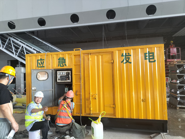 卢龙怎样判断空气滤清器是否需要更换？
